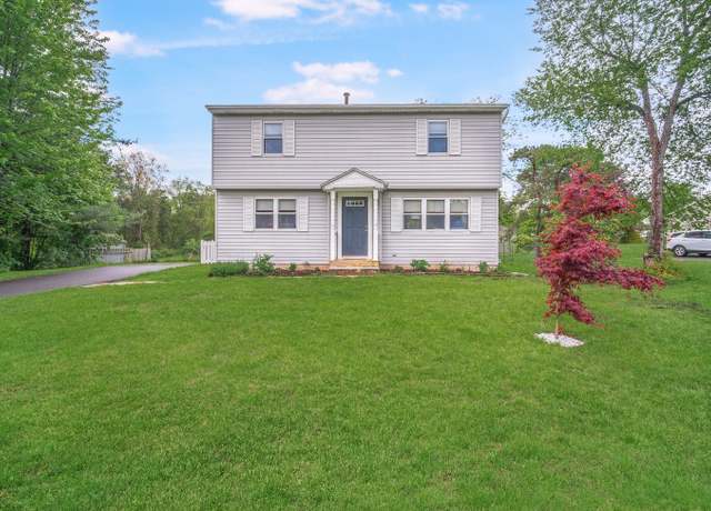Property at 227 Thistle Ln, Southington, CT 06489, 4 beds, 1.5 baths
