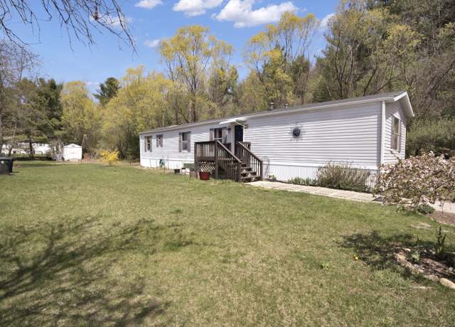 Property at 11 Elizabeth Ln, Windham, CT 06256, 3 beds, 1.5 baths