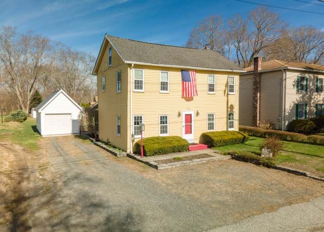 Property at 574 Fabyan Rd, Thompson, CT 06255, 3 beds, 1 bath