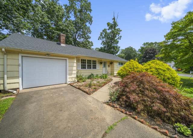 Property at 1 Oakridge Dr, Enfield, CT 06082, 3 beds, 2 baths