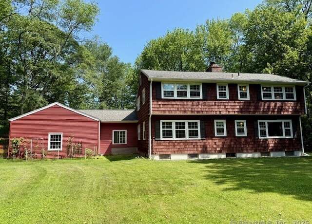 Property at 2 Barberry Ln, Woodbridge, CT 06525, 5 beds, 3 baths