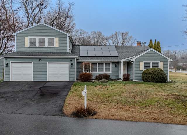 Property at 142 Richfield Rd, Trumbull, CT 06611, 3 beds, 2.5 baths