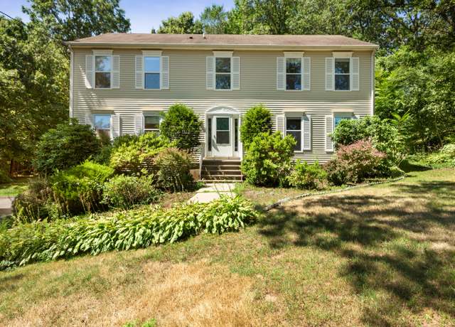 Property at 15 Blue Ridge Ln, North Haven, CT 06473, 3 beds, 2.5 baths