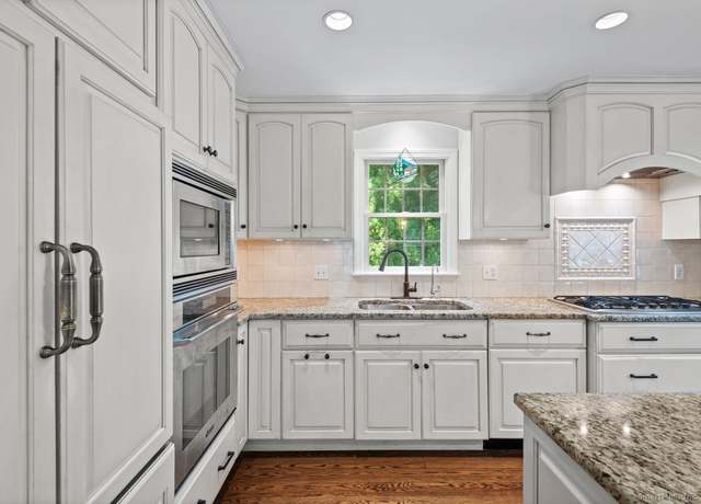 Property at 3 Colonial Dr, Clinton, CT 06413, 4 beds, 3 baths
