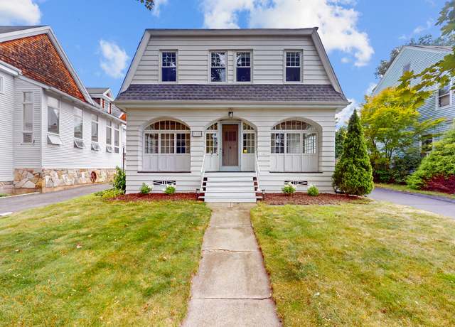 Property at 110 Quaker Ln S, West Hartford, CT 06119, 3 beds, 3.5 baths
