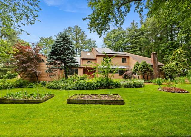 Property at 5 Old Parish Dr, South Windsor, CT 06074, 4 beds, 3.5 baths