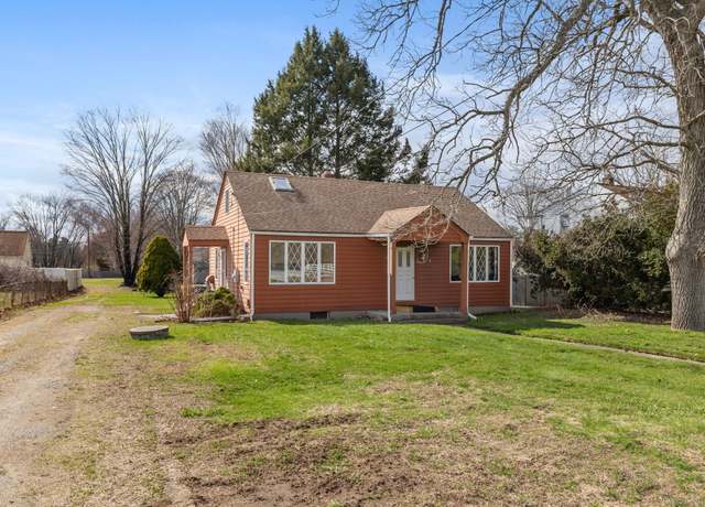 Property at 605 Wauregan Rd, Killingly, CT 06239, 3 beds, 1 bath