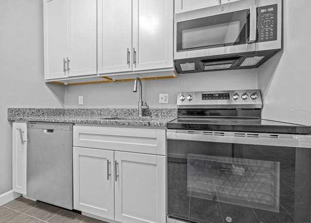 Property at 304 Pine Rock Ave Apt C4, Hamden, CT 06514, 1 bed, 1 bath