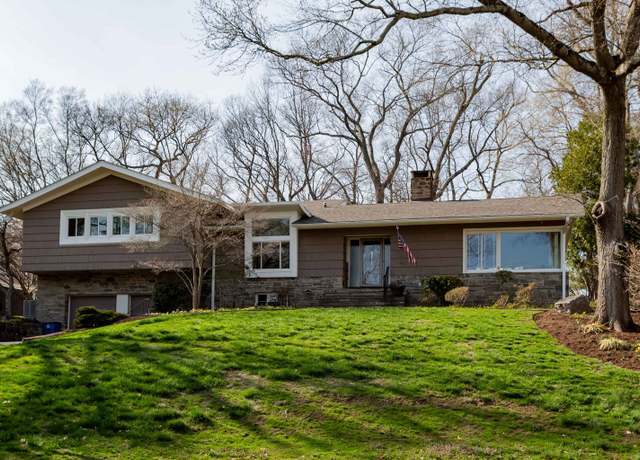 Property at 96 Cedar Woods Ln, Fairfield, CT 06825, 5 beds, 5.5 baths