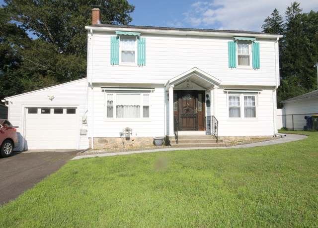 Property at 52 Gail Dr, Waterbury, CT 06704, 3 beds, 1.5 baths