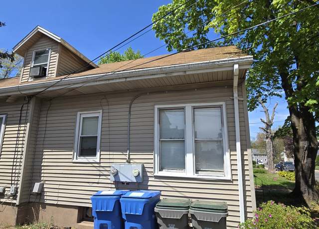 Property at 32 Cottage St, Manchester, CT 06040, 4 beds, 2 baths