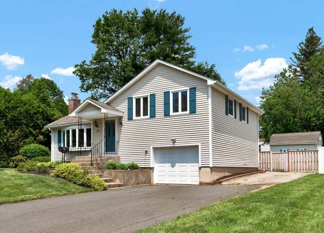 Property at 118 Harding Ave, Newington, CT 06111, 3 beds, 2.5 baths