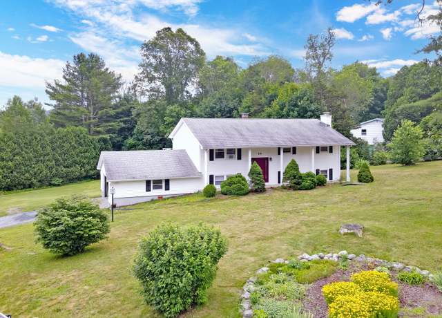 Property at 20 Overlook Dr, Preston, CT 06365, 3 beds, 2.5 baths