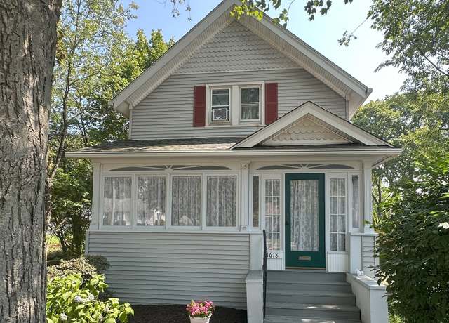 Property at 1618 Nichols Ave, Stratford, CT 06614, 3 beds, 1 bath