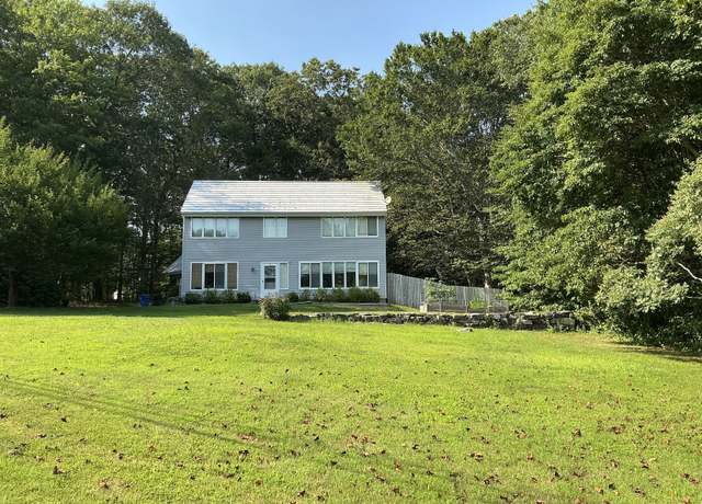 Property at 21 Willow Dr, Montville, CT 06382, 3 beds, 1.5 baths