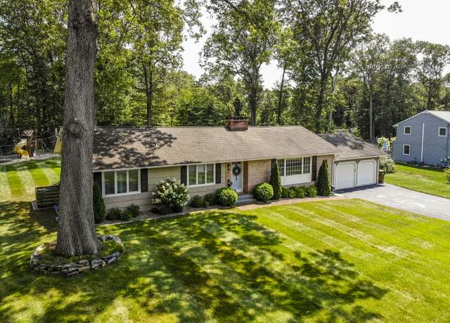 Property at 36 Soundridge Rd, Shelton, CT 06484, 3 beds, 2.5 baths