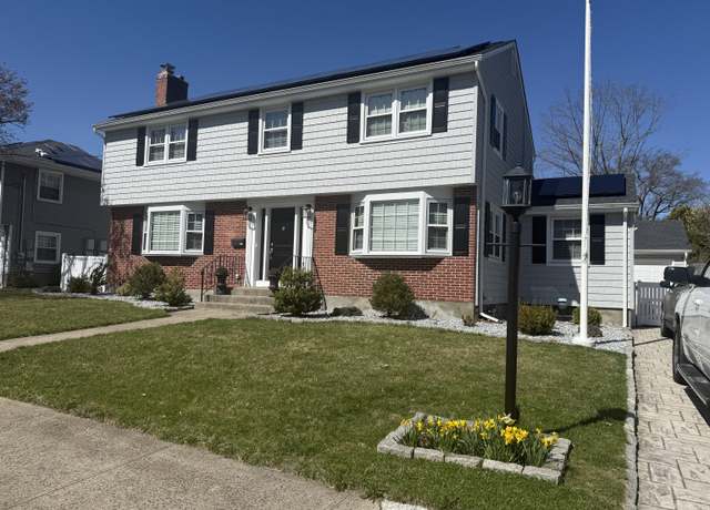 Property at 42 Edgemere Rd, Hamden, CT 06517, 4 beds, 3 baths