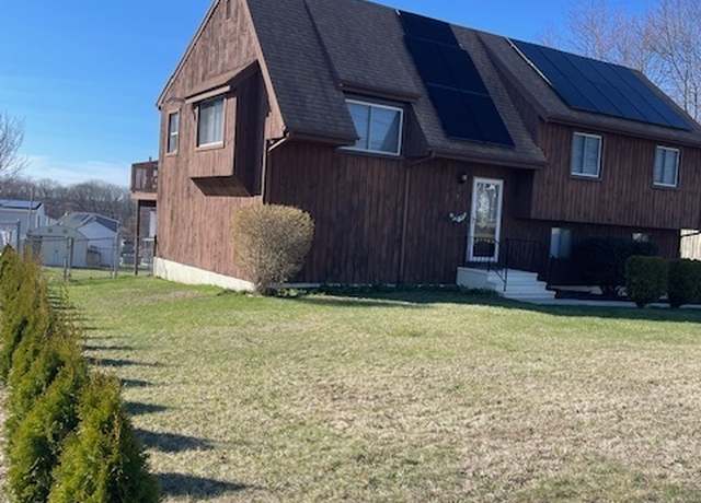 Property at 595 Bucks Hill Rd, Waterbury, CT 06704, 3 beds, 1.5 baths