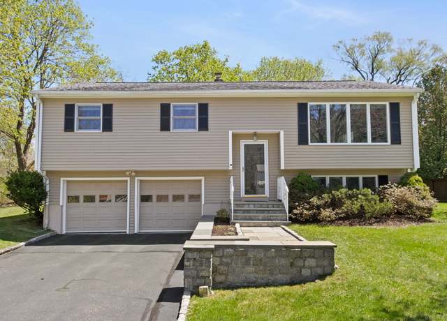 Property at 2 Kingswood Rd, Danbury, CT 06811, 3 beds, 3 baths