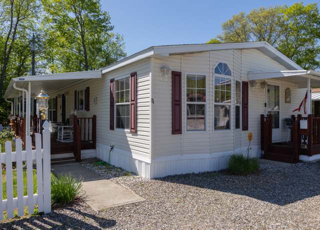 Property at 108 Clark Rd Trlr 81, Naugatuck, CT 06770, 3 beds, 2 baths