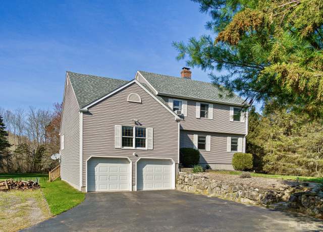 Property at 215 Upper Pattagansett Rd, East Lyme, CT 06333, 3 beds, 2.5 baths
