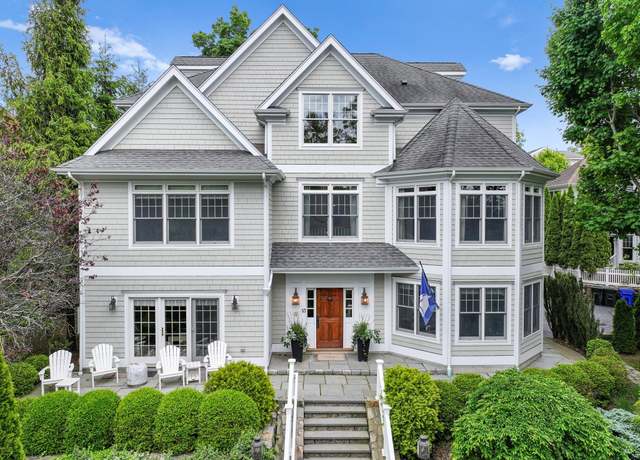 Property at 13 Witch Ln, Norwalk, CT 06853, 5 beds, 4.5 baths