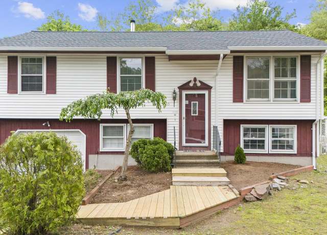 Property at 65 Celentano Dr, Naugatuck, CT 06770, 3 beds, 1.5 baths