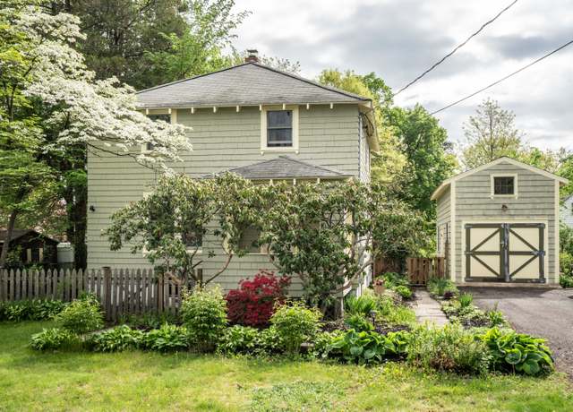 Property at 136 Naubuc Ave, East Hartford, CT 06118, 3 beds, 2 baths