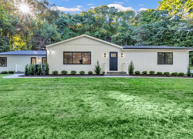 Property at 84 Huntingtown Rd, Newtown, CT 06470, 5 beds, 3 baths