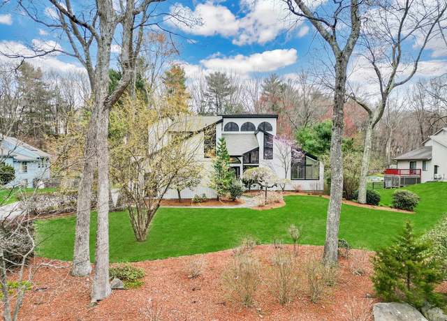Property at 106 High Wood Dr, Glastonbury, CT 06073, 4 beds, 3.5 baths