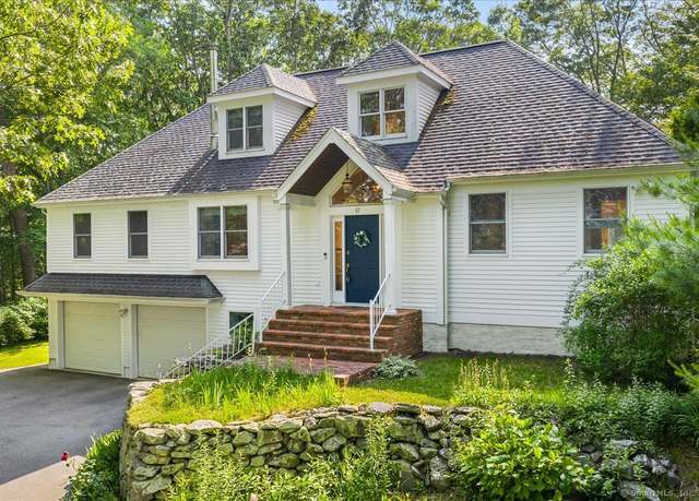 Property at 37 Skyline Dr, Groton, CT 06340, 3 beds, 4 baths