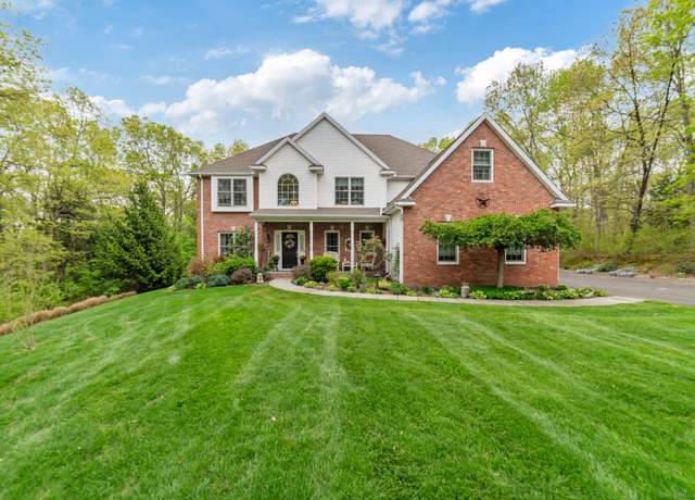 Property at 45 North Gate Rd, Woodbury, CT 06798, 4 beds, 2.5 baths