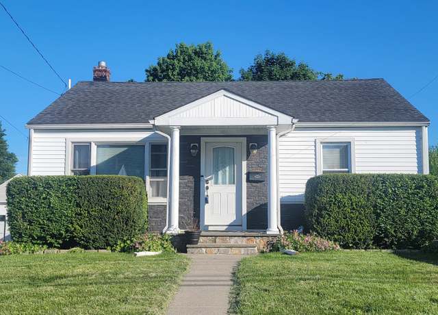 Property at 725 Merritt St, Bridgeport, CT 06606, 3 beds, 2 baths