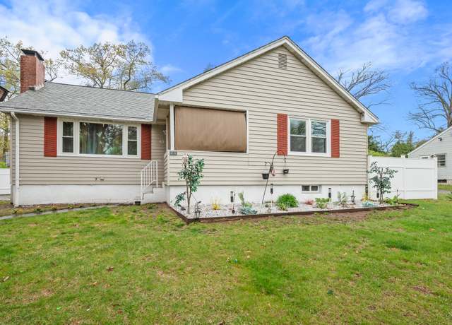 Property at 45 Craigs Rd, Windsor, CT 06095, 2 beds, 1.5 baths