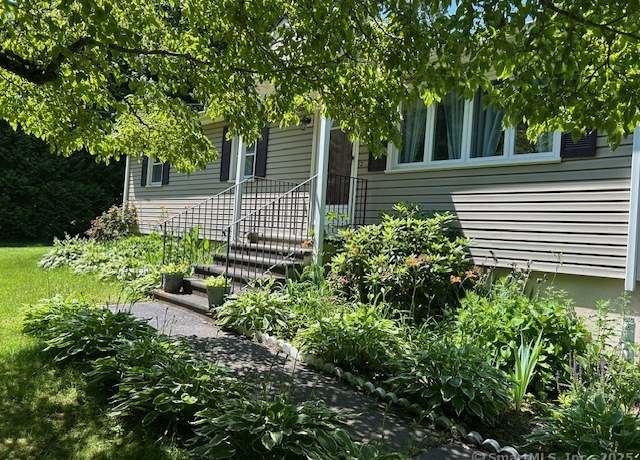 Property at 450 Toll Gate Rd, Groton, CT 06340, 3 beds, 1 bath