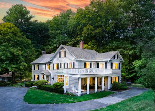Property at 435/434 W Wakefield Blvd, Winchester, CT 06098, 8 beds, 4.5 baths
