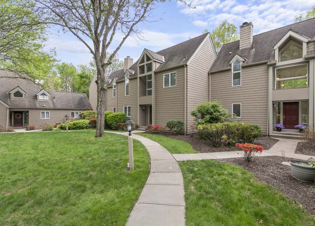 Property at 35 Timberwood Rd #35, West Hartford, CT 06117, 2 beds, 3.5 baths