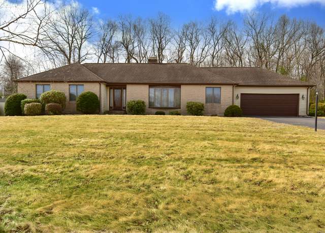 Property at 9 Ridgeview Dr, Ellington, CT 06029, 3 beds, 2.5 baths