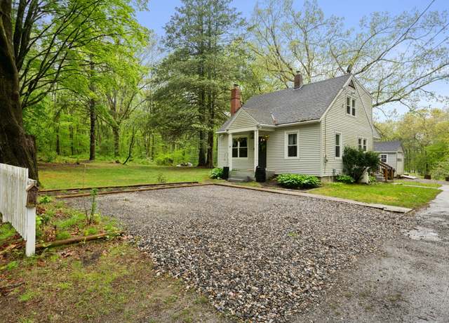 Property at 49 N Wawecus Hill Rd, Norwich, CT 06360, 3 beds, 2 baths