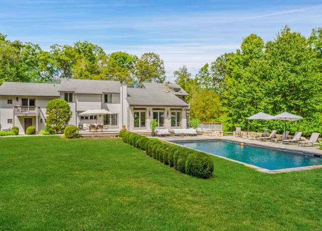 Property at 40 Hermit Ln, Westport, CT 06880, 5 beds, 5 baths