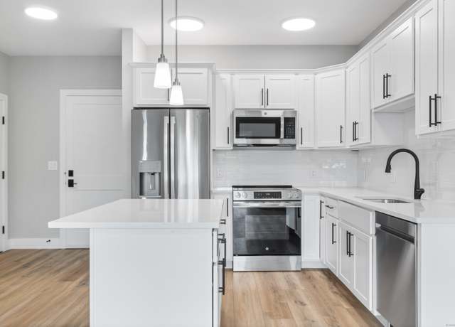 Property at 300 Harbour Close Unit G, New Haven, CT 06519, 2 beds, 2 baths