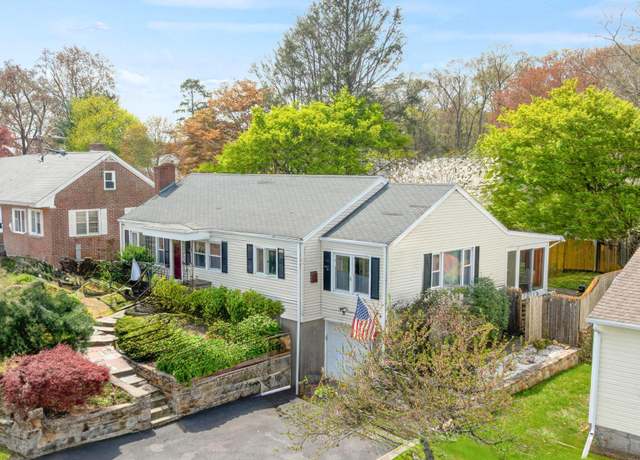 Property at 870 Lakeside Dr, Bridgeport, CT 06606, 2 beds, 2 baths