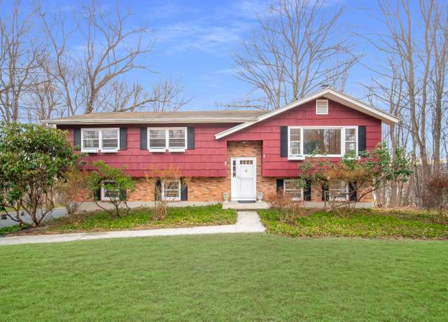 Property at 7 John Perry Dr, Danbury, CT 06811, 4 beds, 3 baths