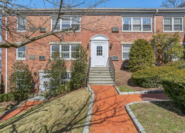 Property at 224 Park St #2, New Canaan, CT 06840, 2 beds, 1 bath