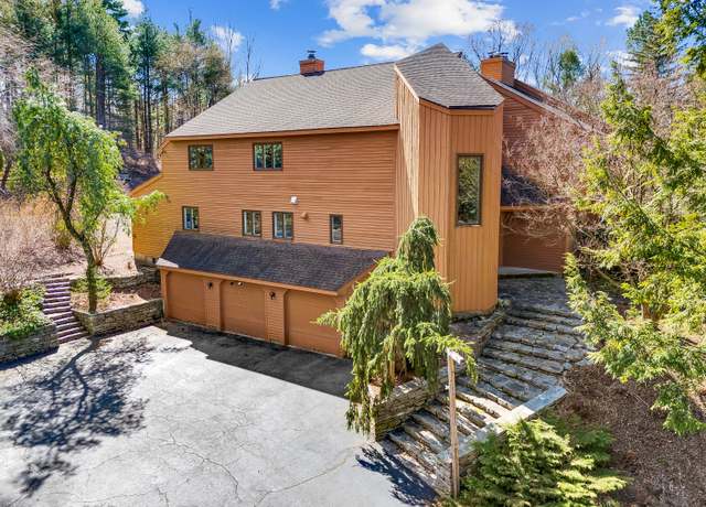 Property at 155 Ayrshire Ln, Avon, CT 06001, 3 beds, 2.5 baths