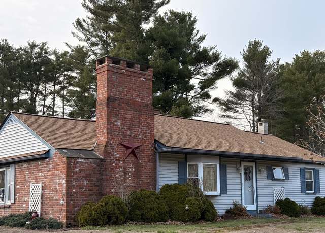 Property at 573 Putnam Rd, Plainfield, CT 06374, 2 beds, 1.5 baths