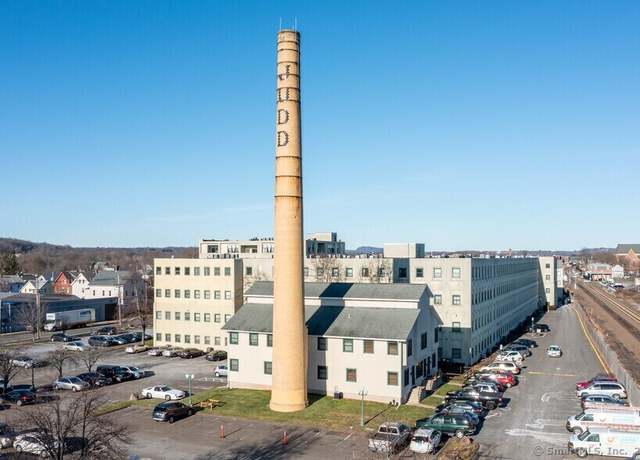 Property at 102 Judd Sq #102, Wallingford, CT 06492, 2 beds, 1 bath