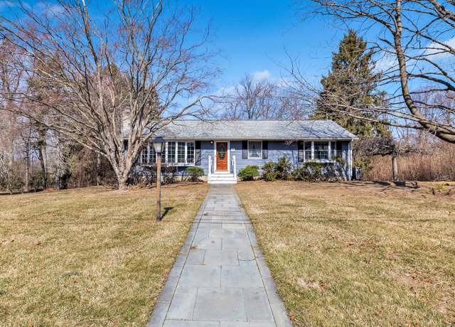 Property at 19 Coral Dr, Shelton, CT 06484, 3 beds, 2 baths