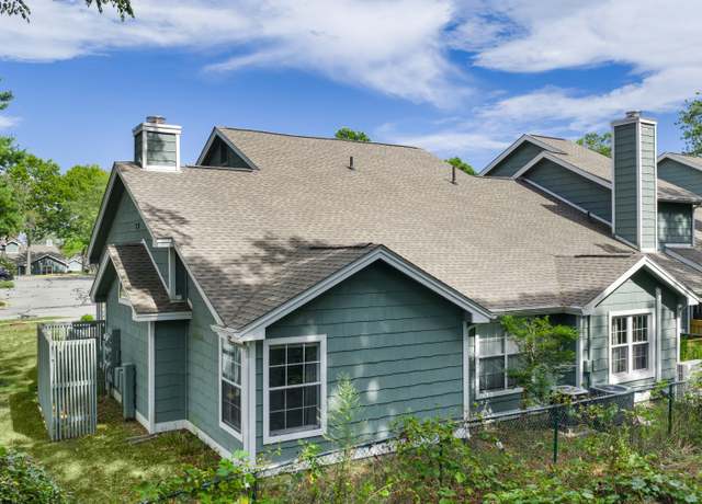 Property at 108 Spyglass Cir #108, Groton, CT 06340, 2 beds, 2 baths