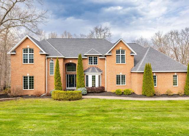 Property at 19 Jonathan Dr, Ellington, CT 06029, 4 beds, 3.5 baths